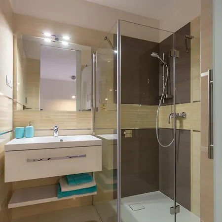Port Delux Wellness&luxury *