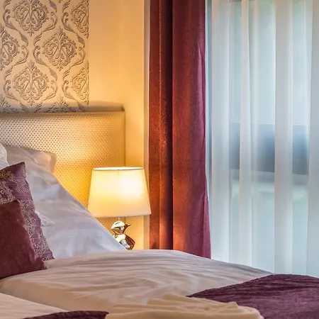Port Delux Wellness&luxury Siófok